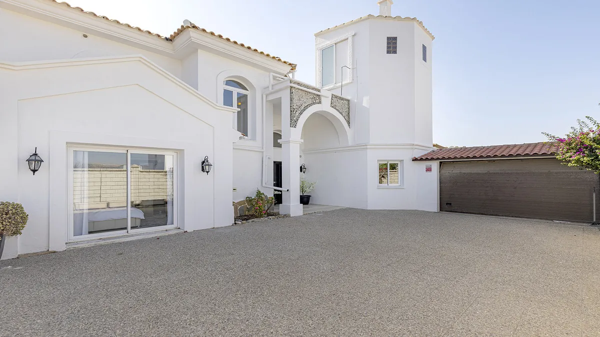 f987c485-f8ae-4ca6-81bc-8be41568835a