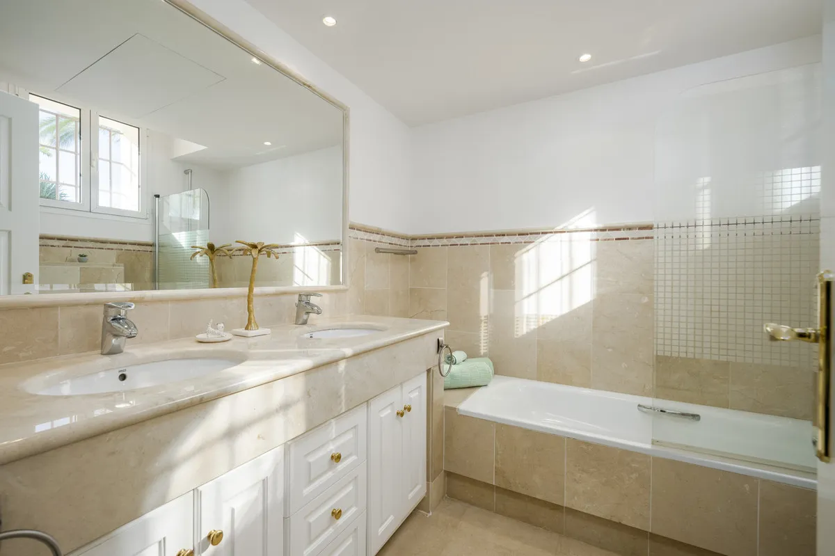 84721fef-4618-4691-baaf-56c6b47c8275