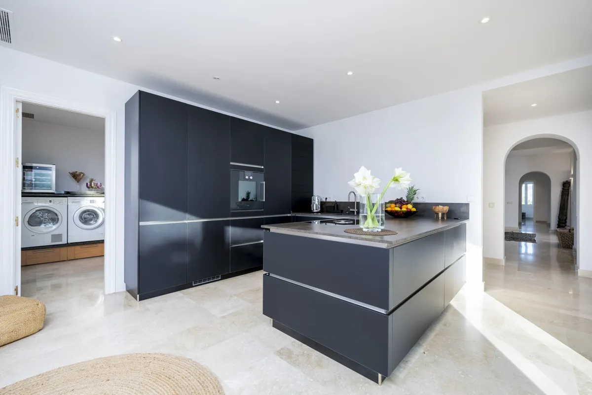 922dd1fb-ec9e-4d3c-9d32-c18695db7f23