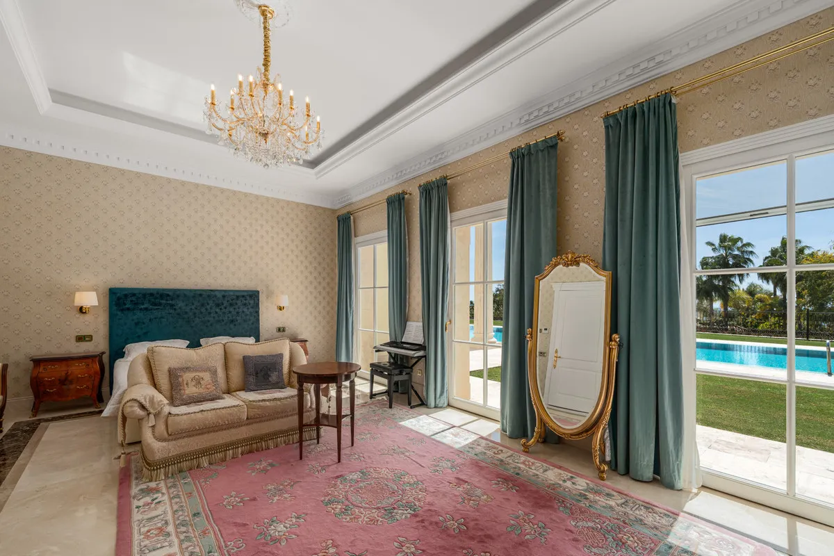 884d7ef8-f04c-42a8-b49b-9c35672a426d