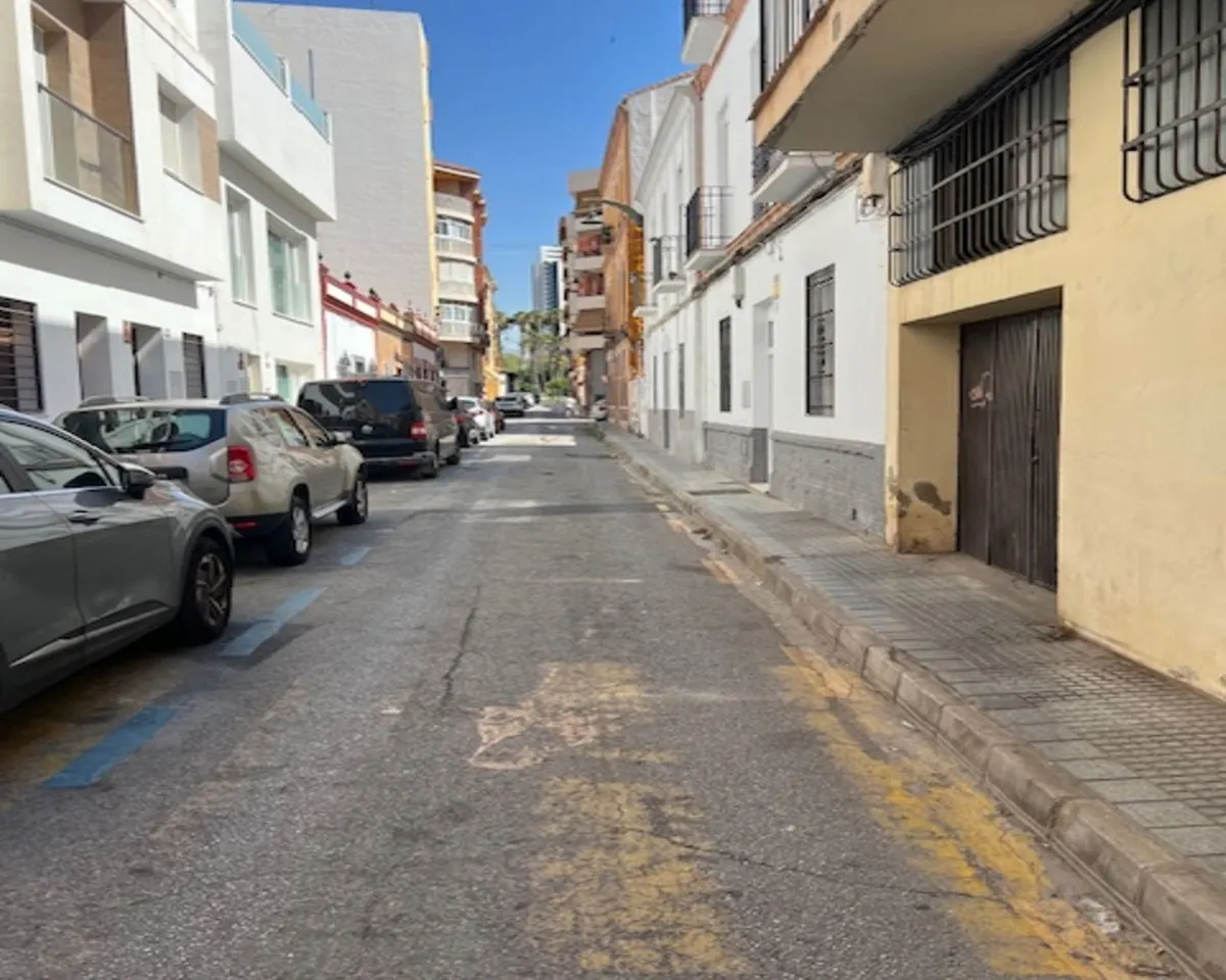 b81539eb-b7c8-43e2-8c66-f0fb5b45f465