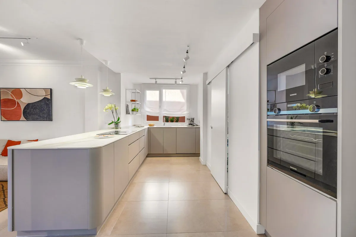 64d44826-f12e-436e-90e9-48e6e3e3df88