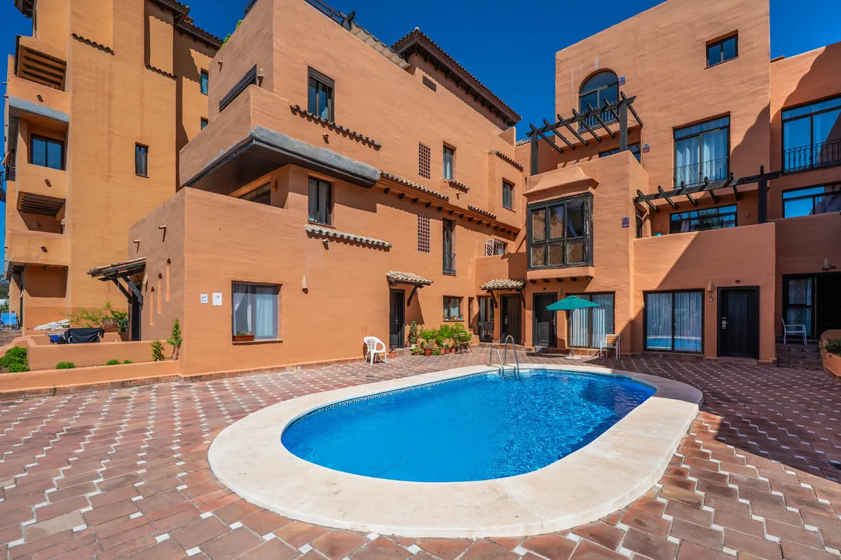 6a890ffa-1ed4-4fda-8112-2cf440519bd0