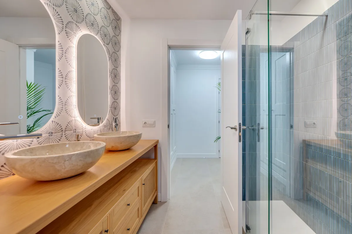 e81fd0cb-81ce-451e-8091-5276672516a4