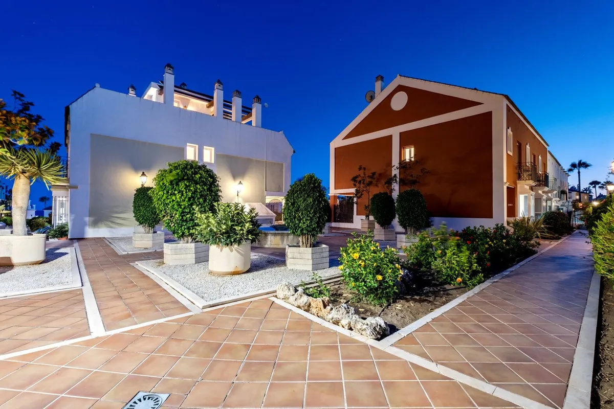 2ca30aff-e720-4897-b55a-c033e13e5174