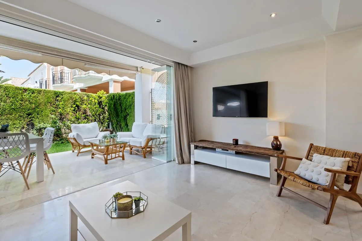 44f12dec-f8a4-40e5-9563-cf00b5d47b42