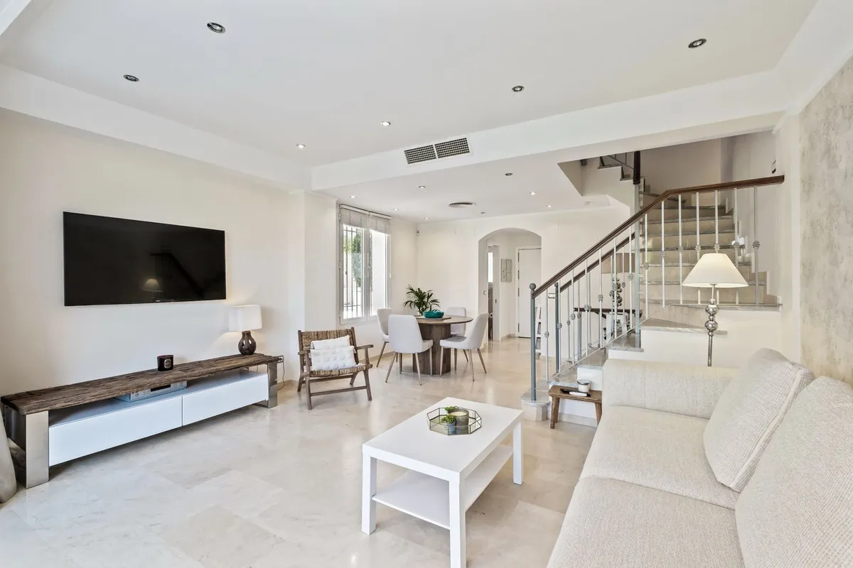 711a5e52-de50-49b0-8f05-39c05b017be1