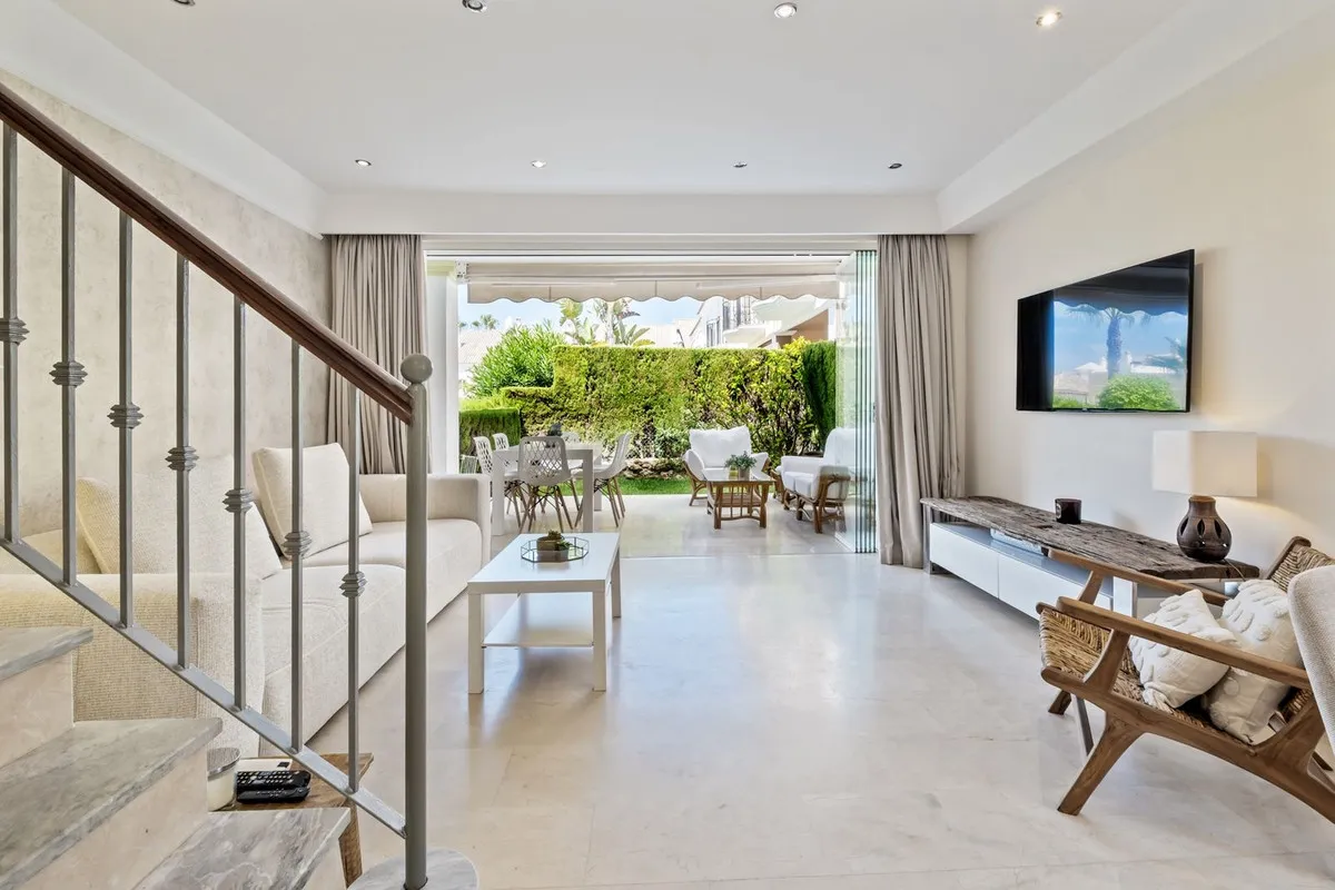 8895dffc-4cb7-47c7-91b2-dc1cfdd0d26c