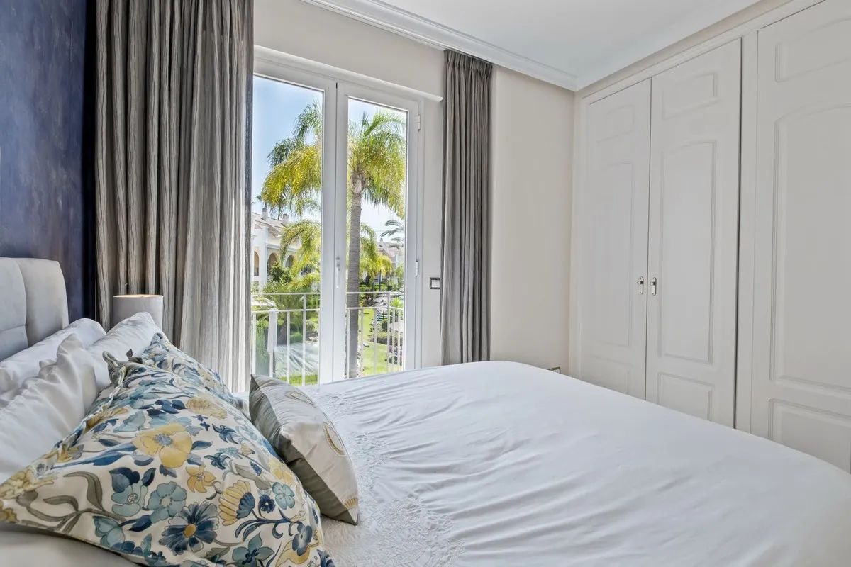 ce385107-77c6-445f-bb74-a1b009e235f2