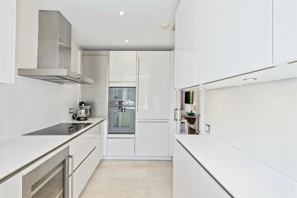 dc54091c-ef30-48b8-aba7-833d84e20ec3