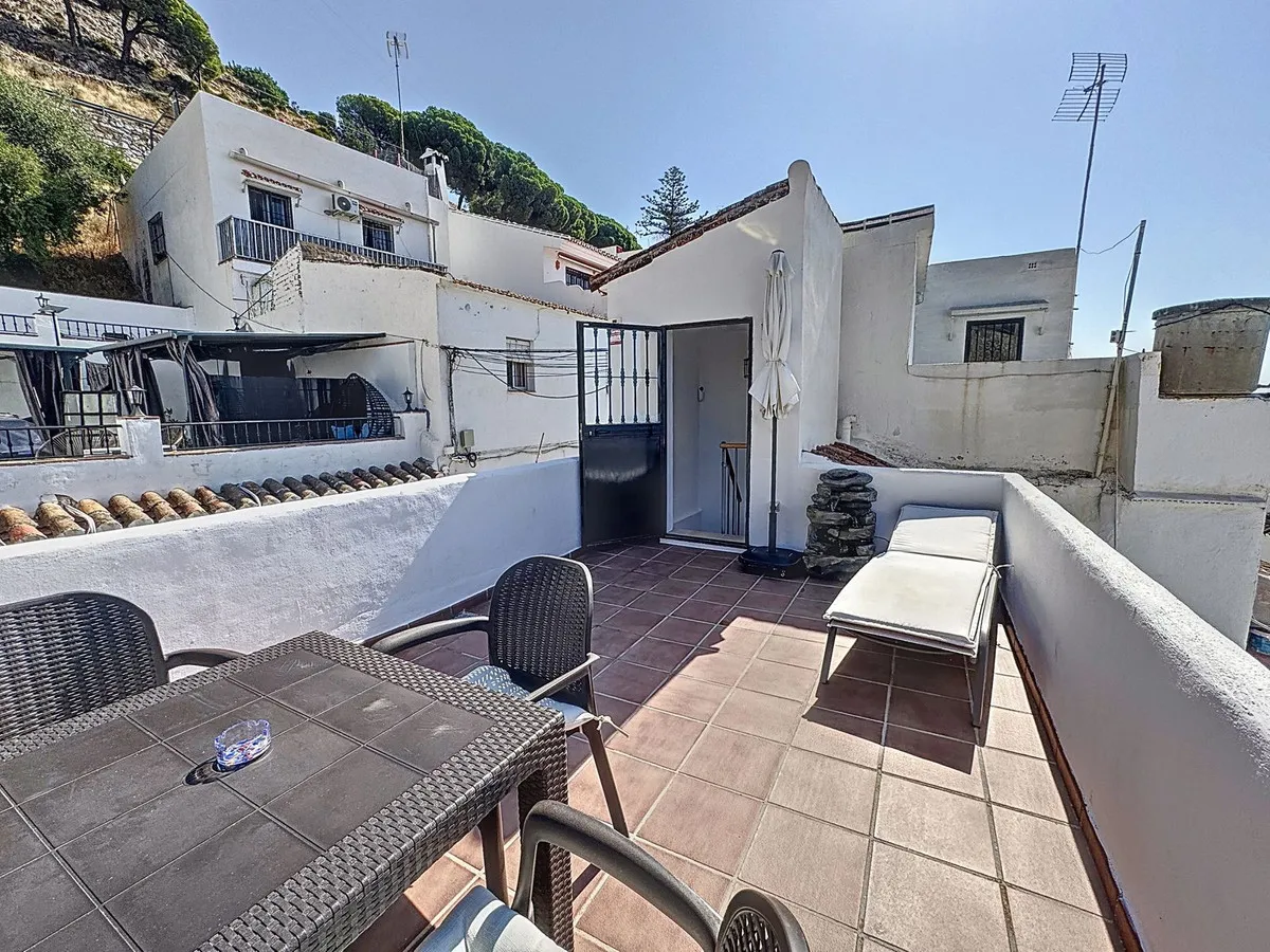 73bd79b0-12a6-41b6-a1dd-de46d166d00d