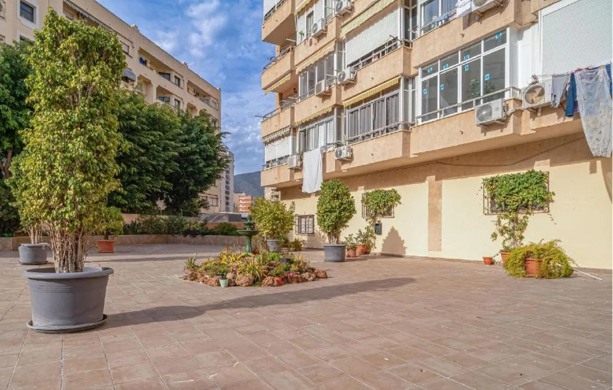 2a51e825-4c5f-4628-96e4-e53cbe661f95