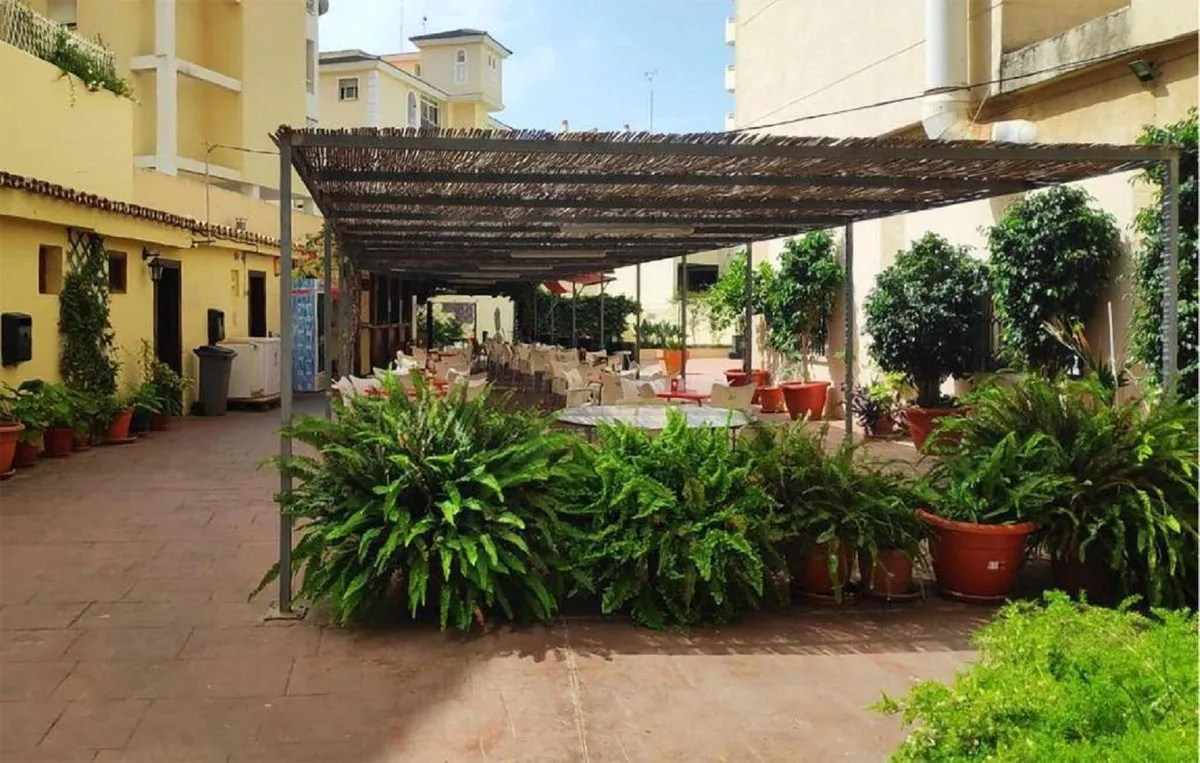 afb6e325-f699-419e-9924-ff303b738e3c