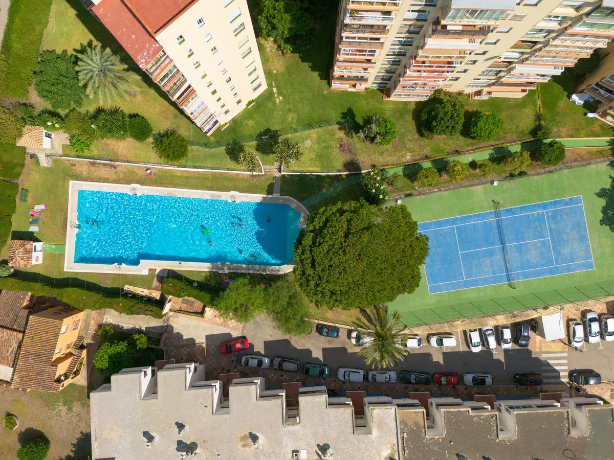 f6c56fca-8641-49f9-b350-bbcd945b91da