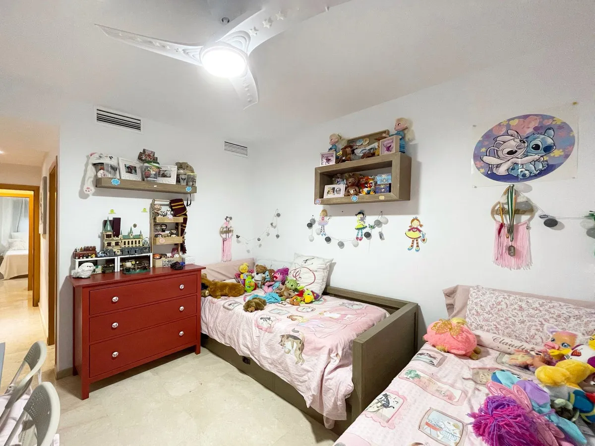 d800186e-dac8-4a47-a41e-f4df02150c9c