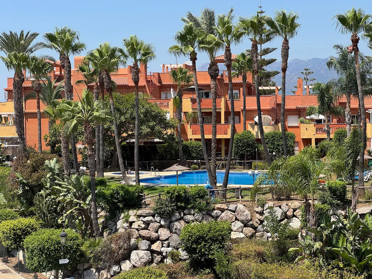 b2f67dc4-7dc4-4370-ac57-7869020da8bb