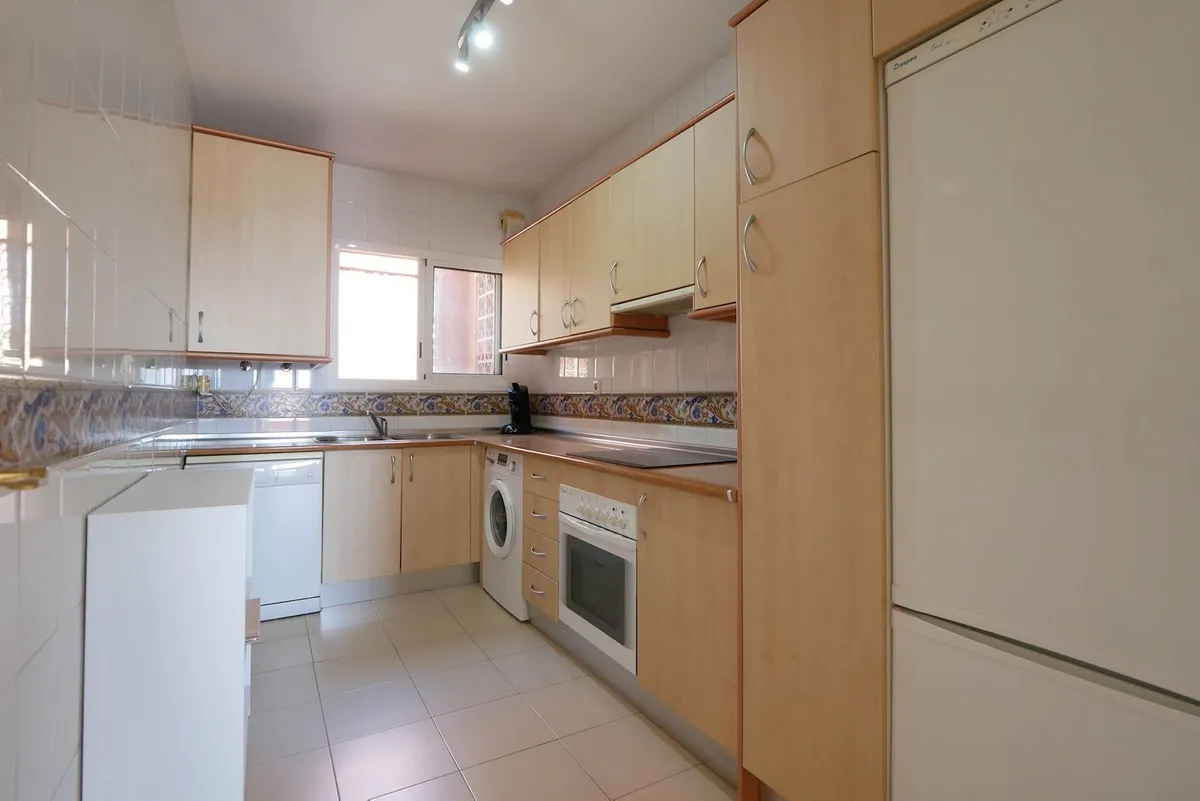 b8b7cc07-8c29-48fe-a83c-b5d176dfba02