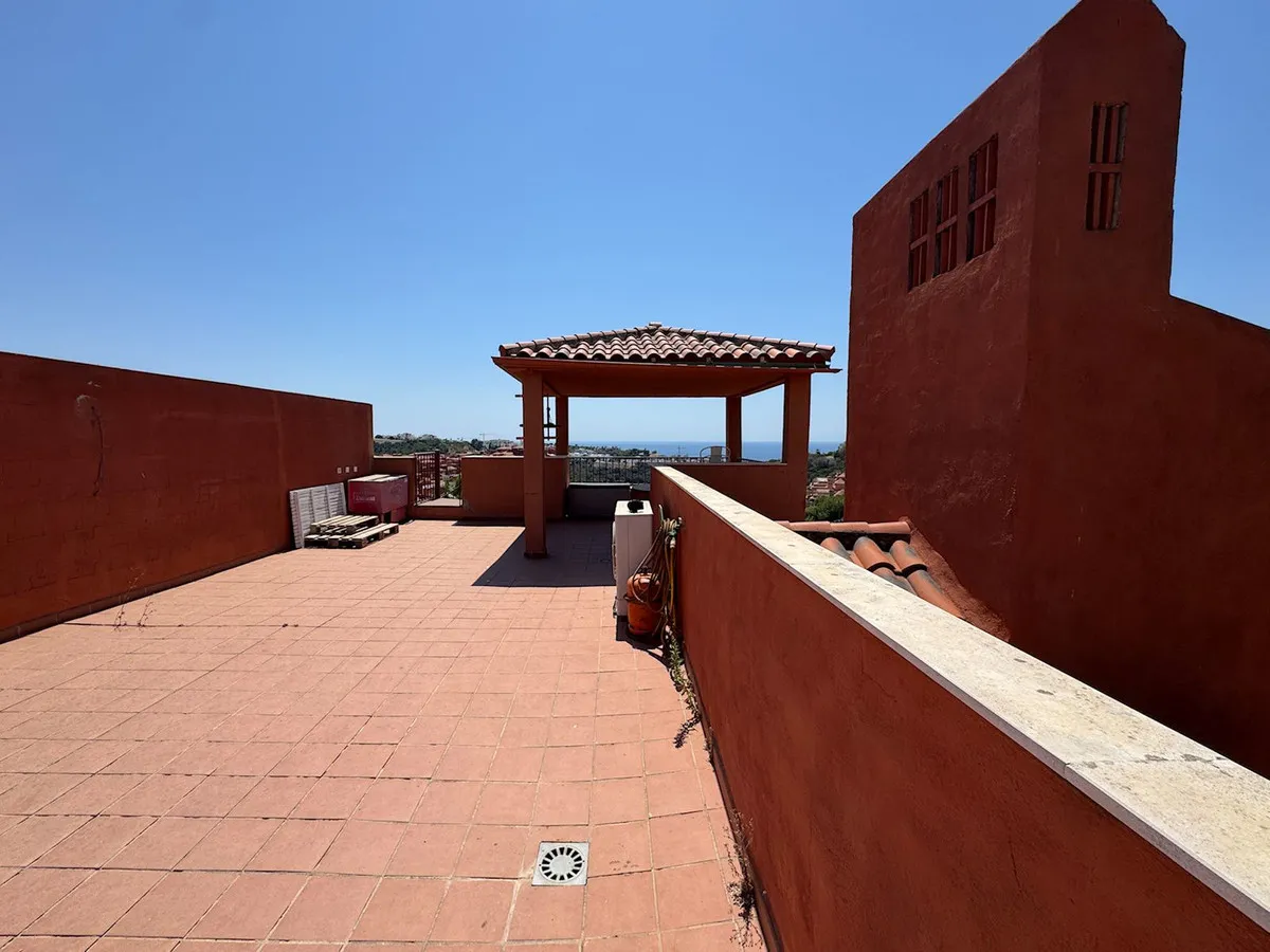 ba6fa8a2-993d-43f6-b6cc-83f96e5f1be8