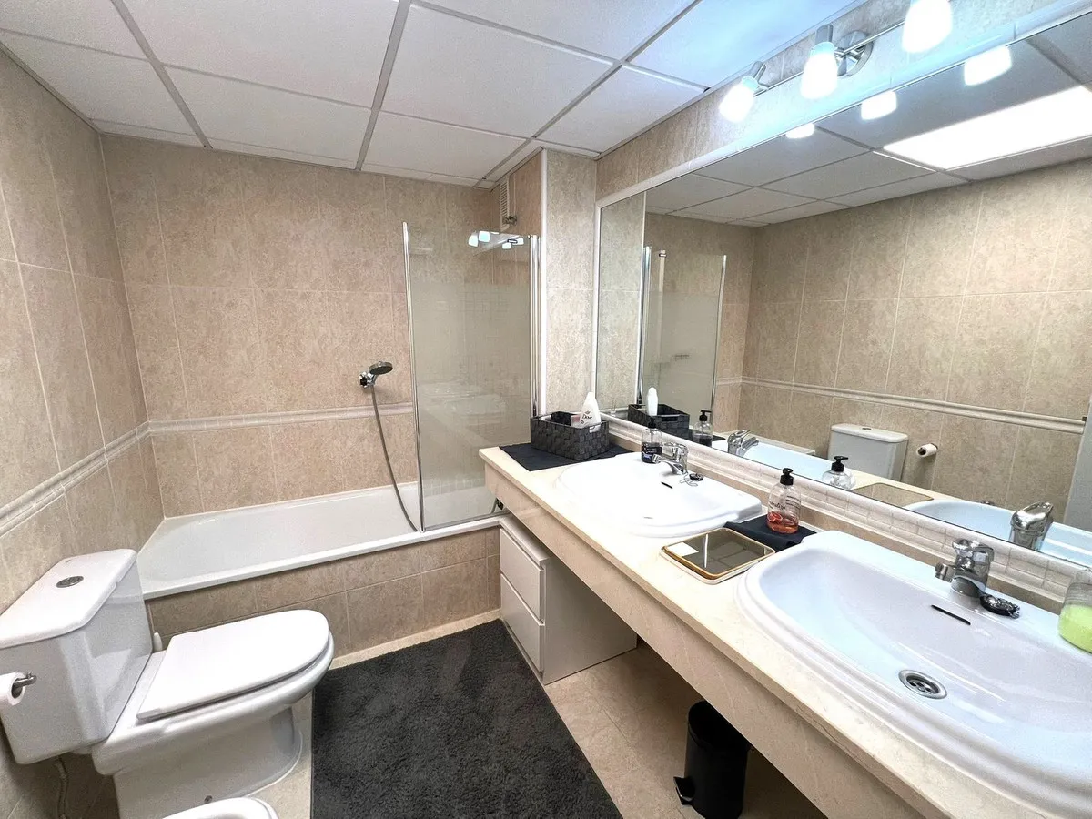 e12cf6af-9933-4d45-989f-c4556c4ca392