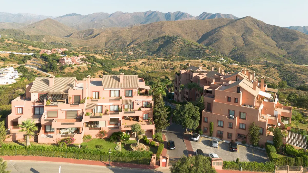 2e1d2ee4-7232-4549-8e55-fb70f096b76a