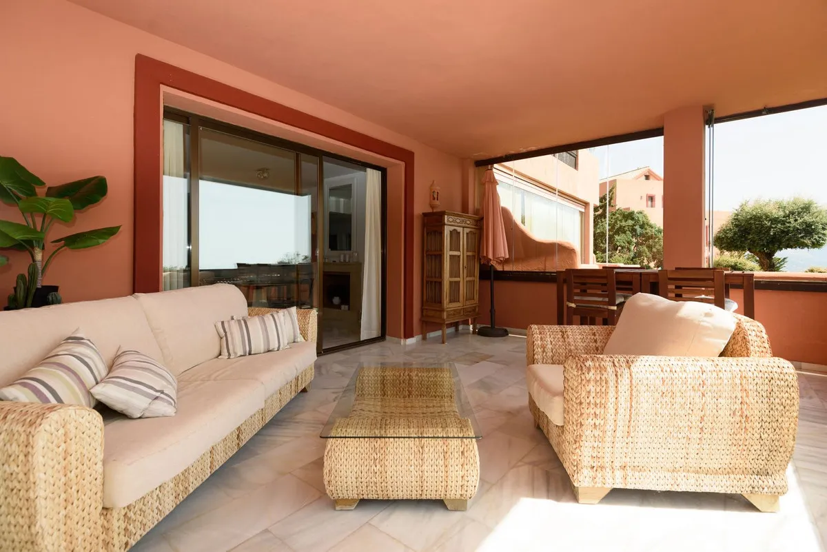 2e58d904-1f1b-4251-8787-79930d18d9e2