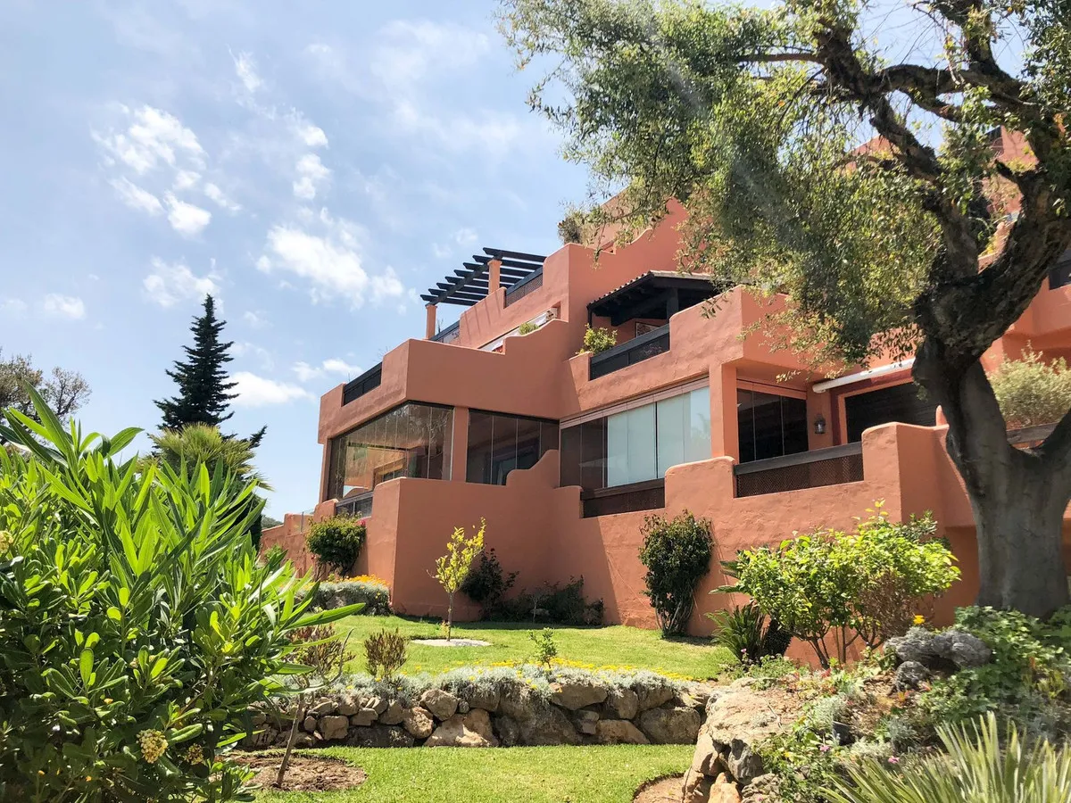 8d629428-b64f-4aa5-9340-93324c497f2d