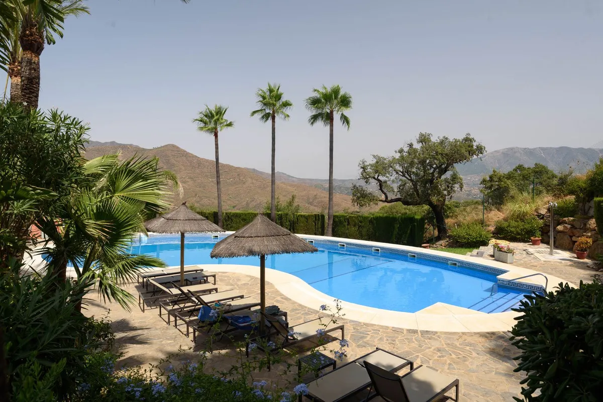 b913c8b7-3014-49fe-89a7-111437d5d772