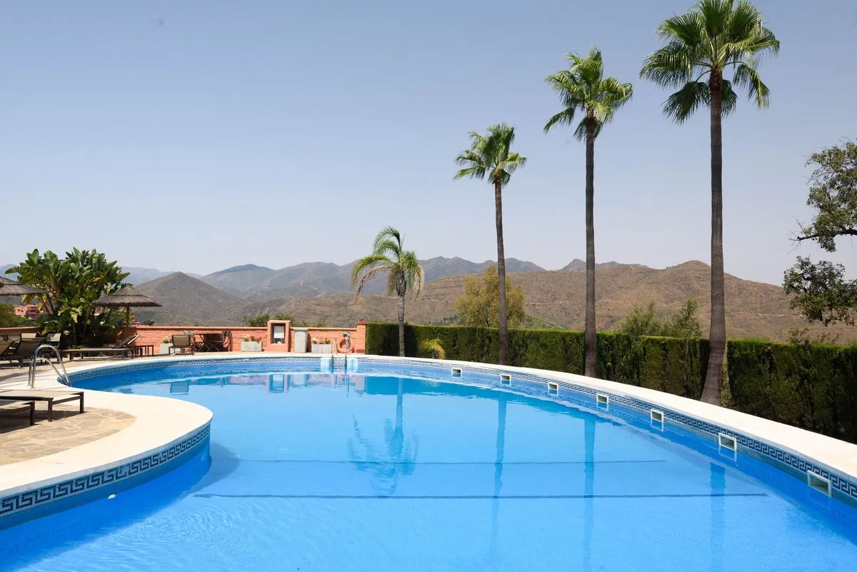 e6948cc3-3e6a-43c8-b875-2e9820783066