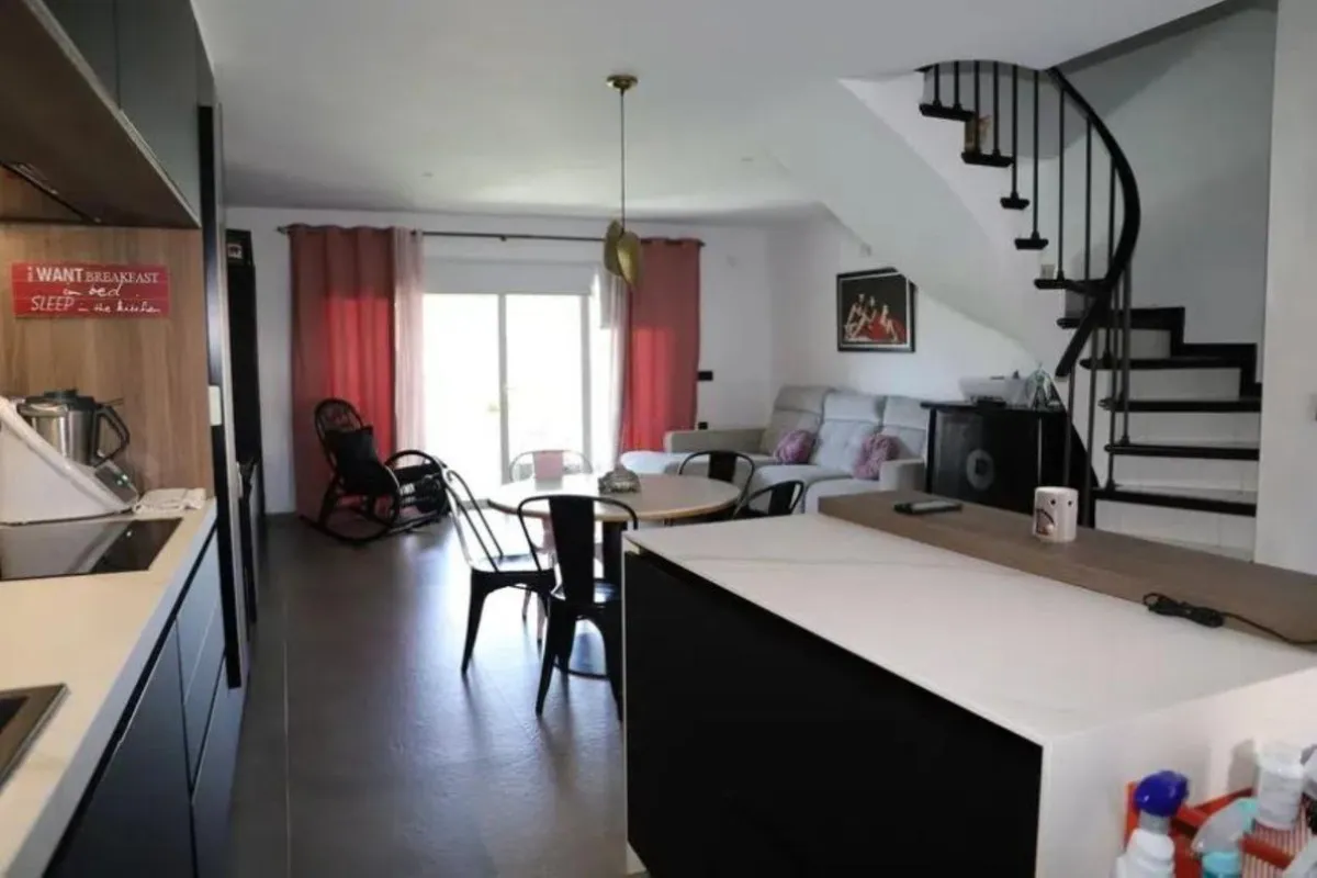 1eb6a84b-a5d4-4be8-9e9e-655816d44860