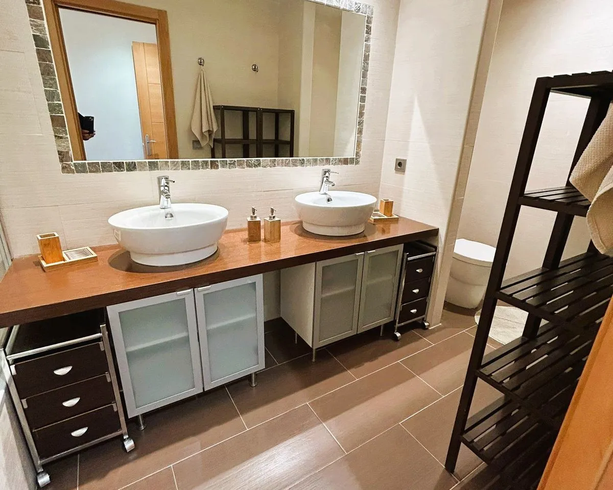 4c2c43ec-02c4-47a5-98d9-d48c0bb536ab