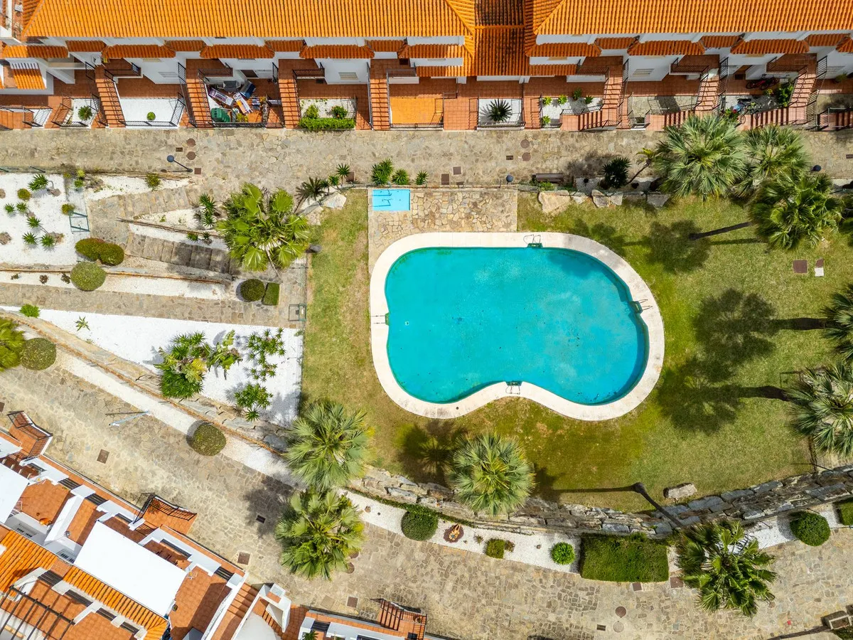 8d3b71d8-20f1-4306-b51c-acbace930079