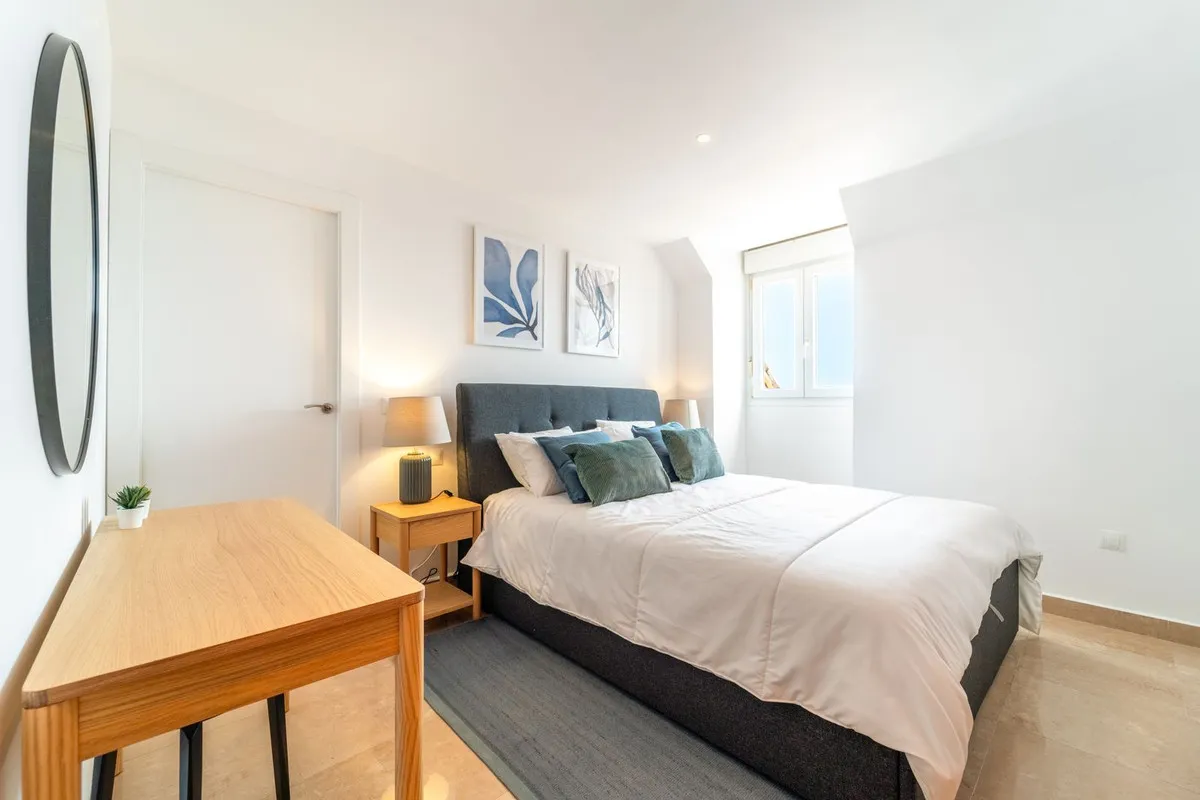 9b93fc35-1c40-4187-8074-ad7cbe8edcad