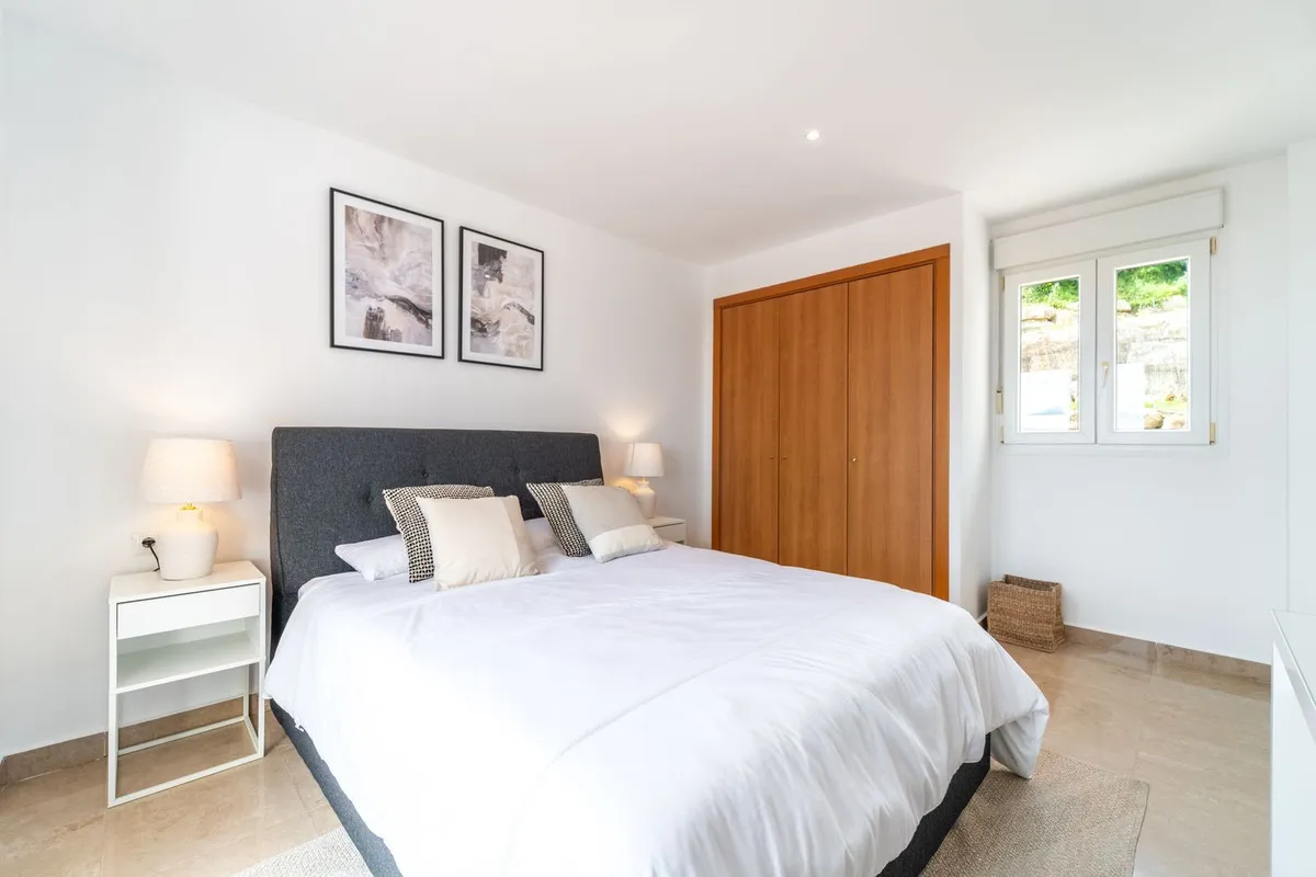 c9387879-b41c-49f4-97e5-3ac33a86cc4d