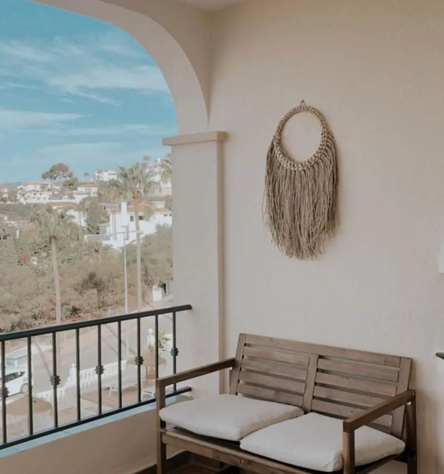 f1e79de4-3117-4b84-8546-3ef576d10caa