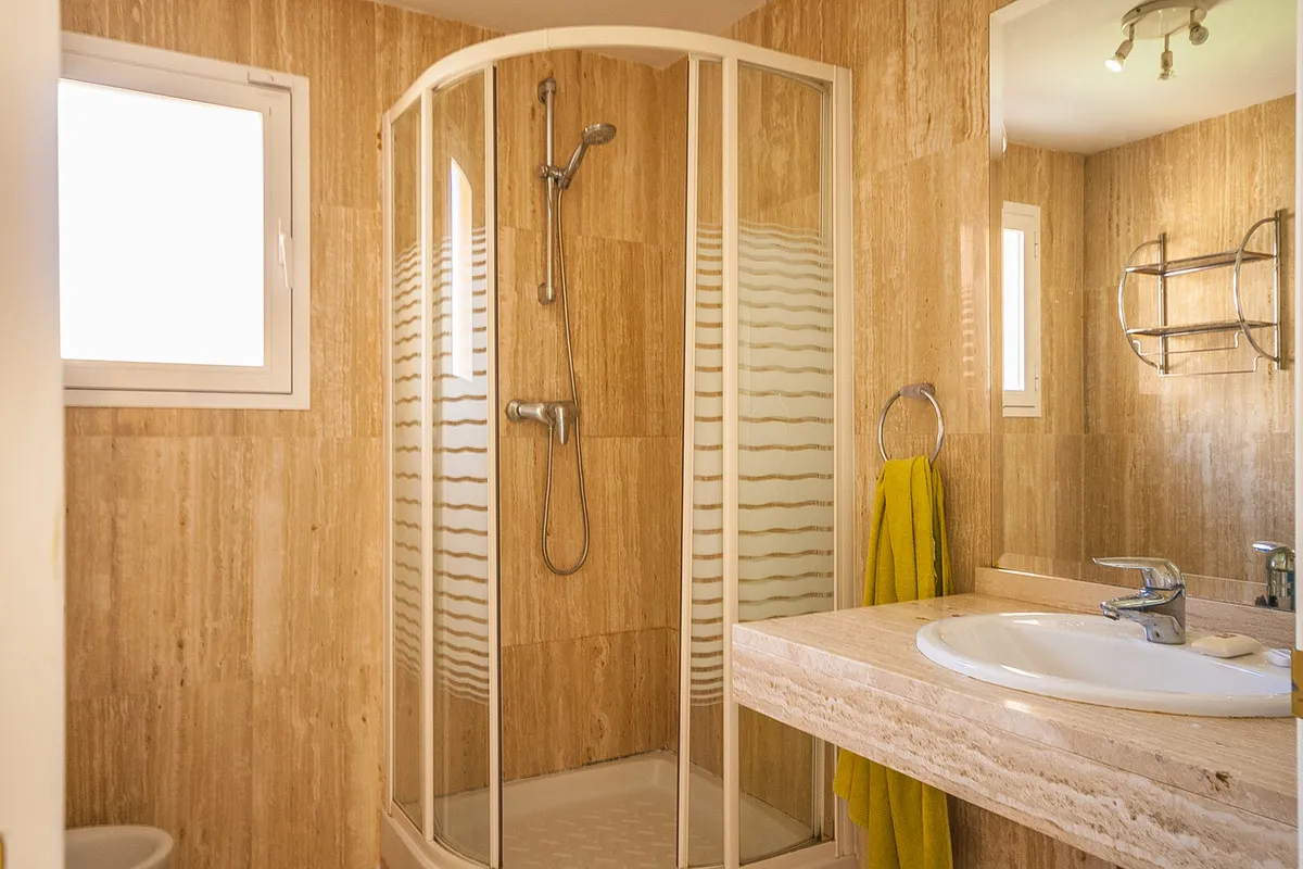 f5259cb5-6840-4f01-9737-1e90440d9873