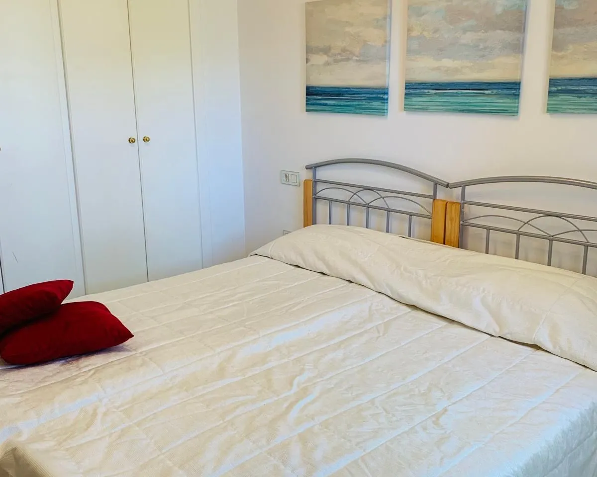 cfb1c73c-448c-4e42-931b-19d372142fa2