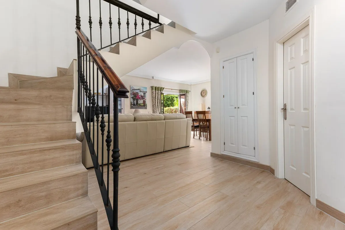 eff5aaf6-d776-4cbe-b0a8-49280be3cd93