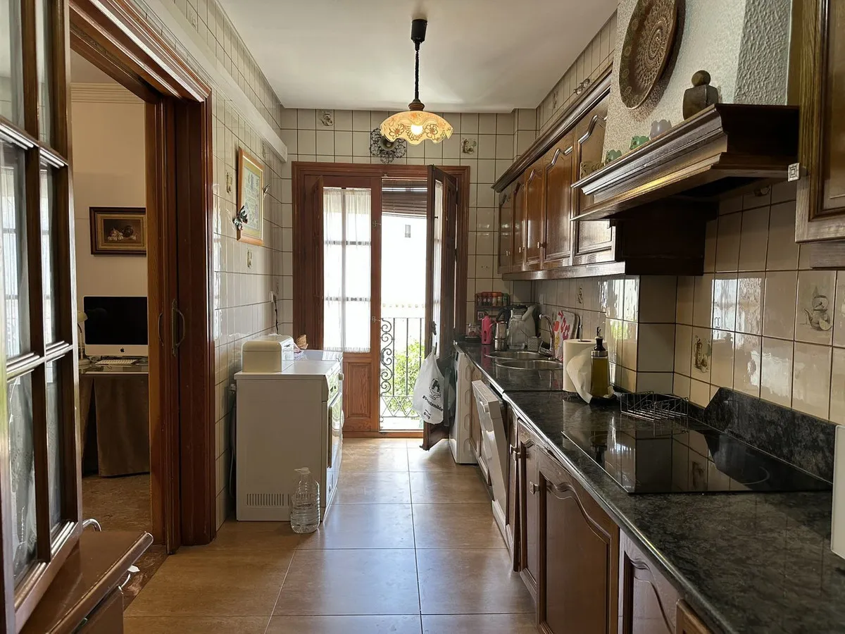 f4b54341-9a9a-407f-b781-92c3520ba271