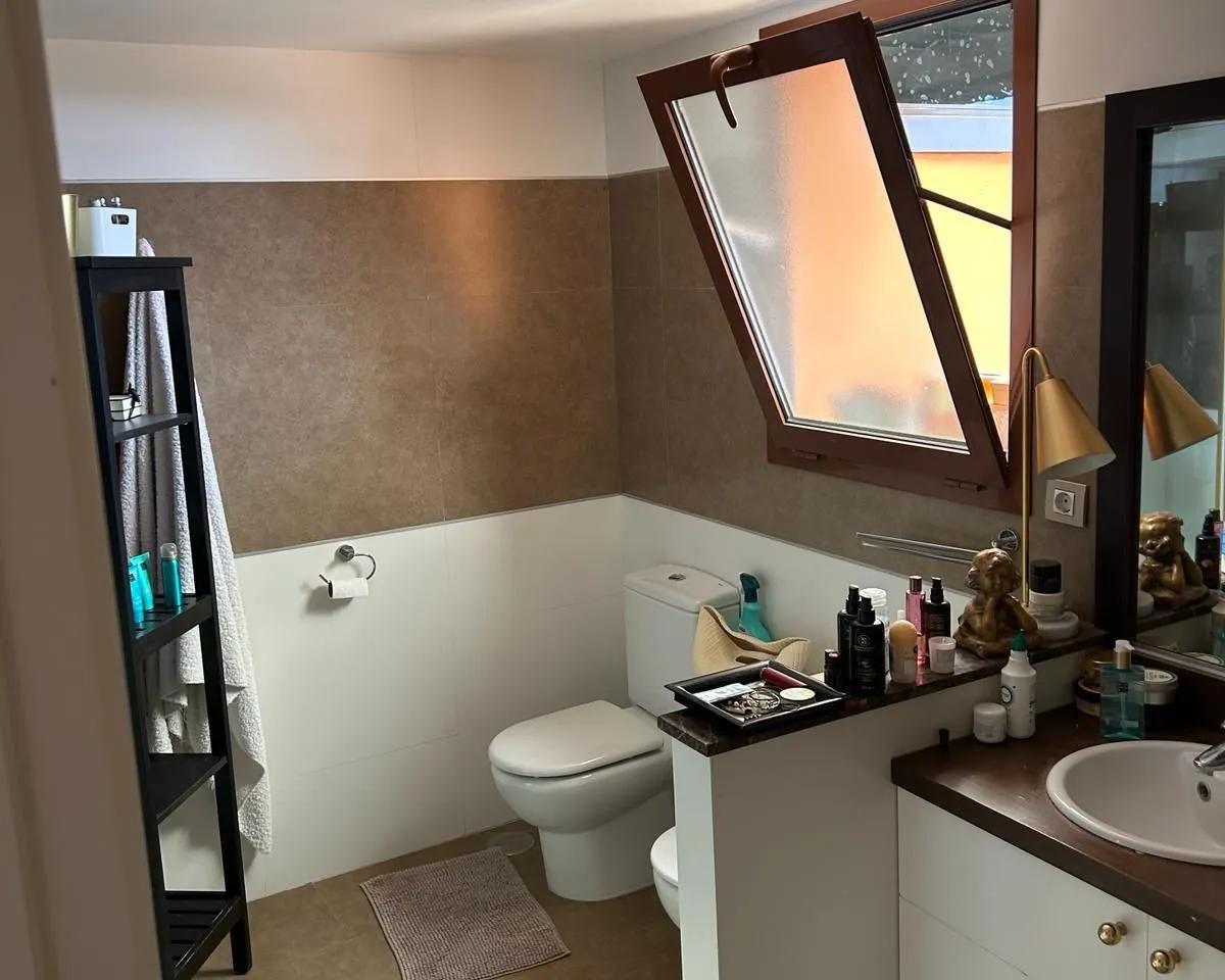 3b74f983-bf06-45c1-a9f1-6323f5730ada