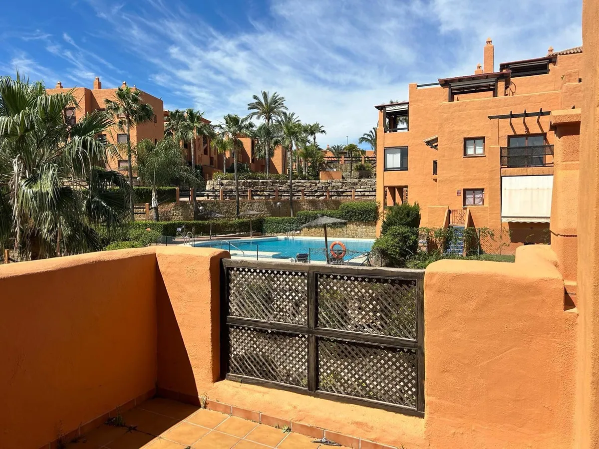 e0875b47-671b-4f83-8f61-b953cf8d45fc