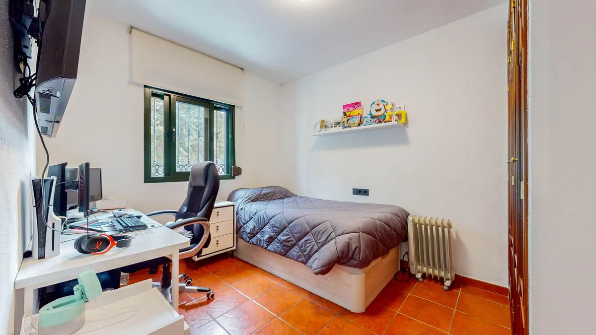 051b2c40-71f5-40a2-9b51-1e907cc3ace9