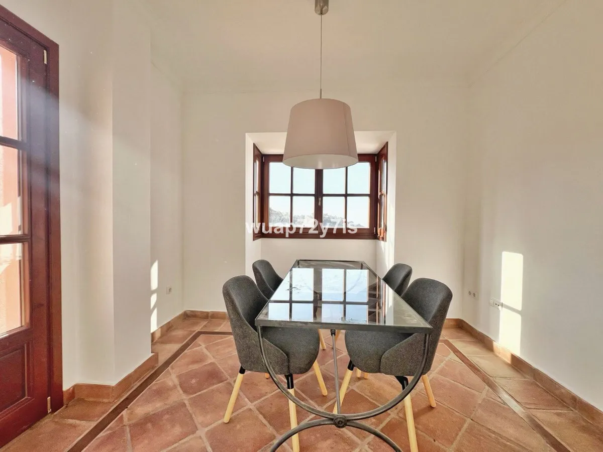 f008ae00-8209-44b1-aad6-c6d89ffea0f1