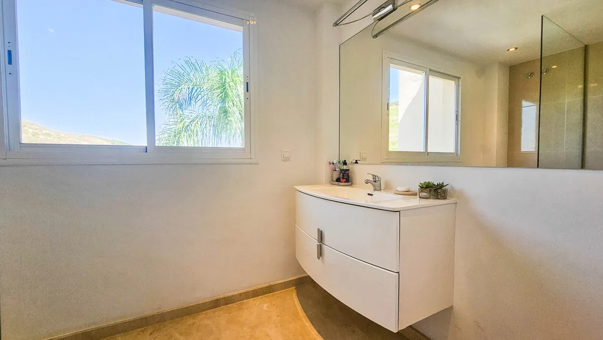 2011c0b8-73b0-4d76-99a7-5ab3d2383c8d