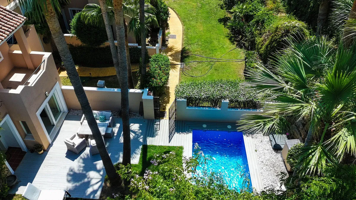 53c379cb-43cf-457b-952c-704f30f743f4