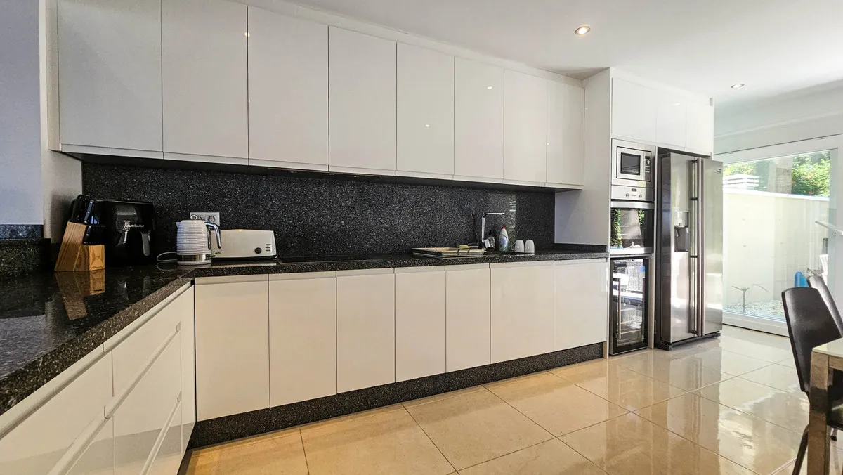 fca5ee6f-356c-4dac-8478-5a4409f962ac