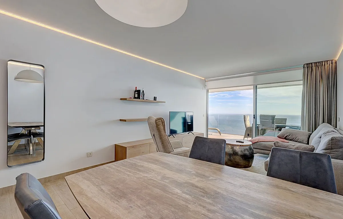 81259738-7b30-4140-a85b-fbd5fc91dab9