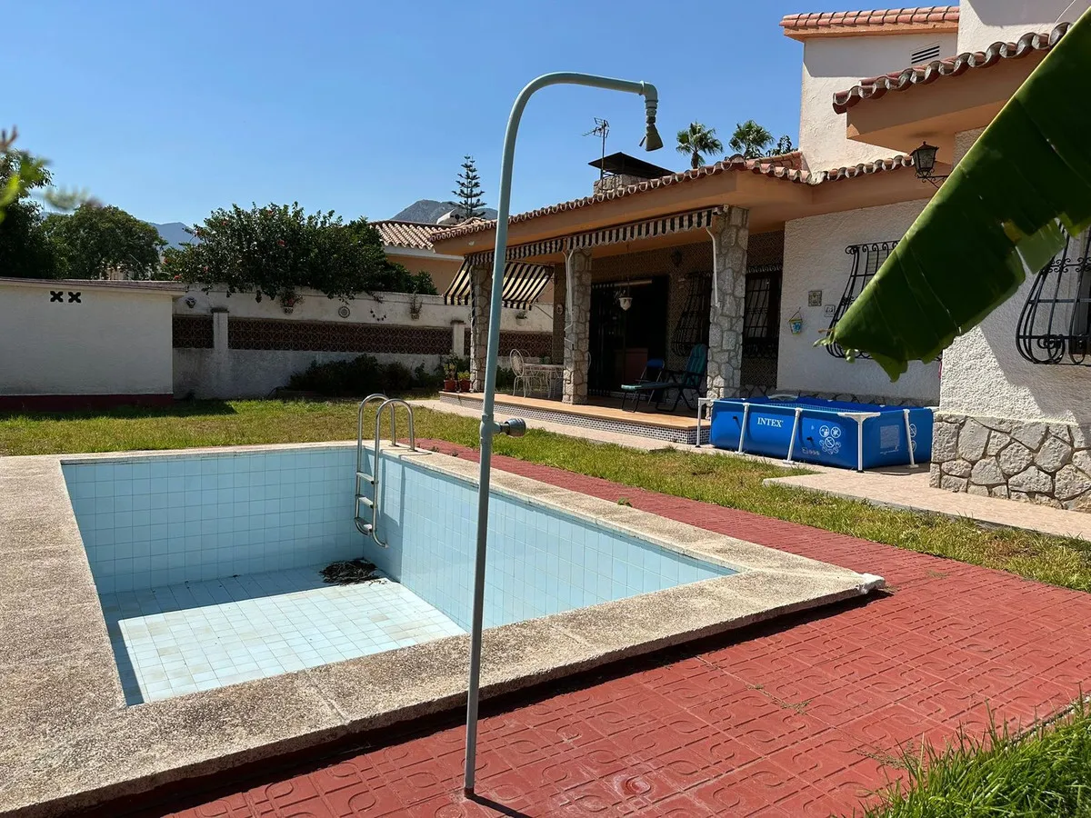 8b79dab4-887c-4e1c-98e4-59d7707e4fc1