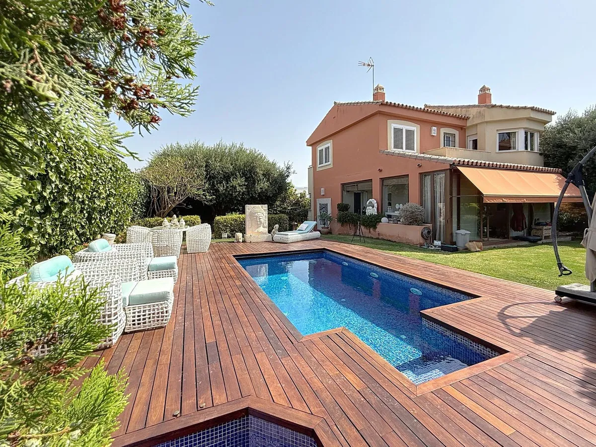 5827d177-0350-4e19-a830-cc7113ecf2c3