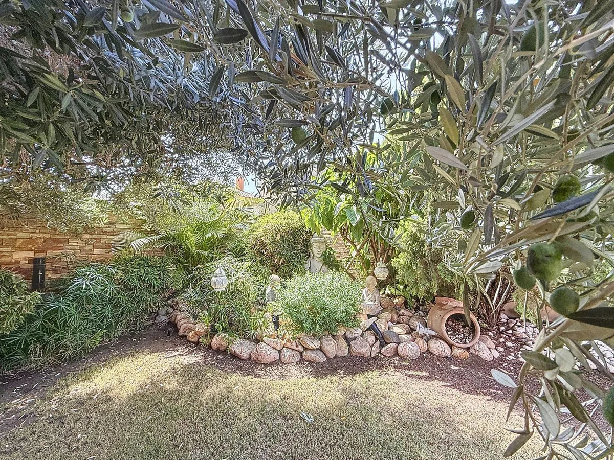 8dfb175d-3e7a-4205-86e1-74ca4268fedf