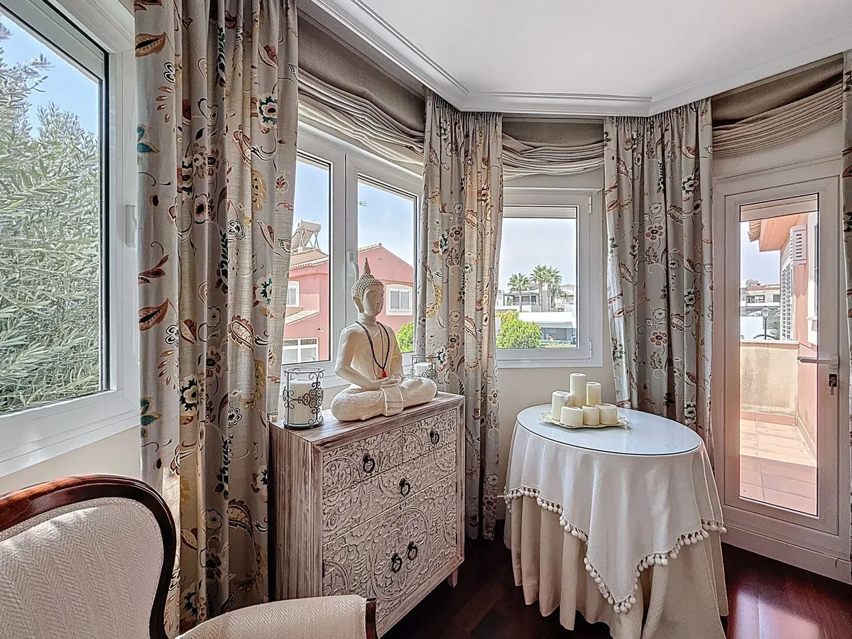 91f8c24b-1d8d-42c9-a28e-5318ccc088d0